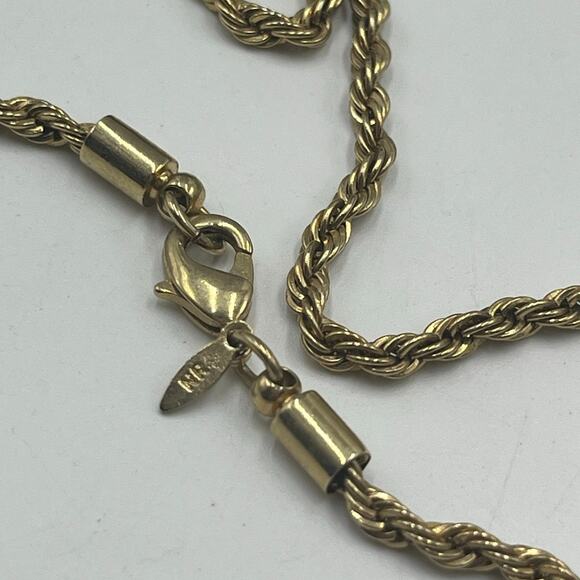 Avon Vintage Gold Tone Rope Chain Red Strawberry Golden Seeds Pendant Necklace - Picture 3 of 13